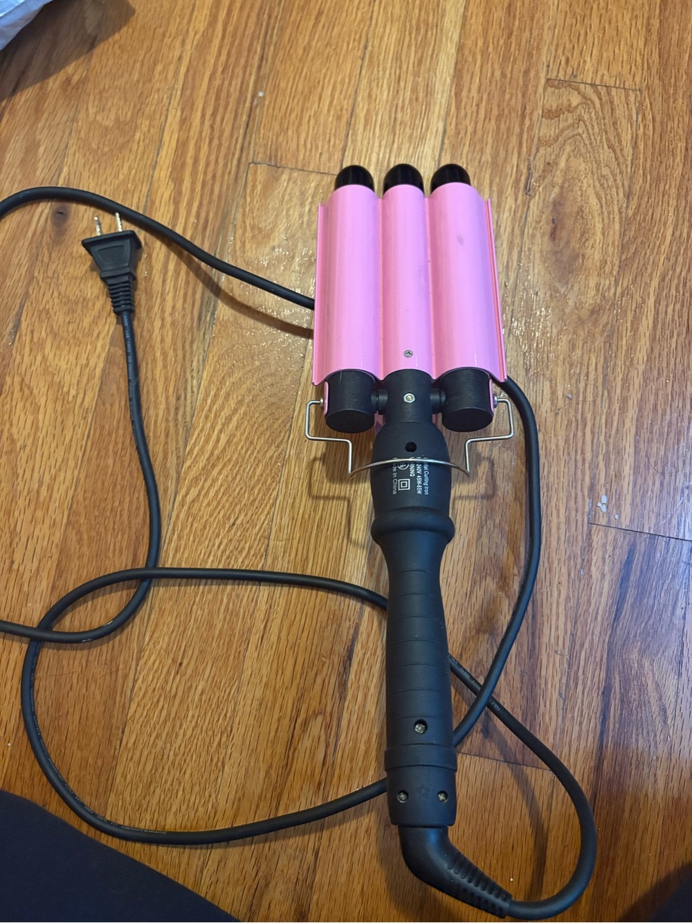 Triple Barrel Pink Hair Waver